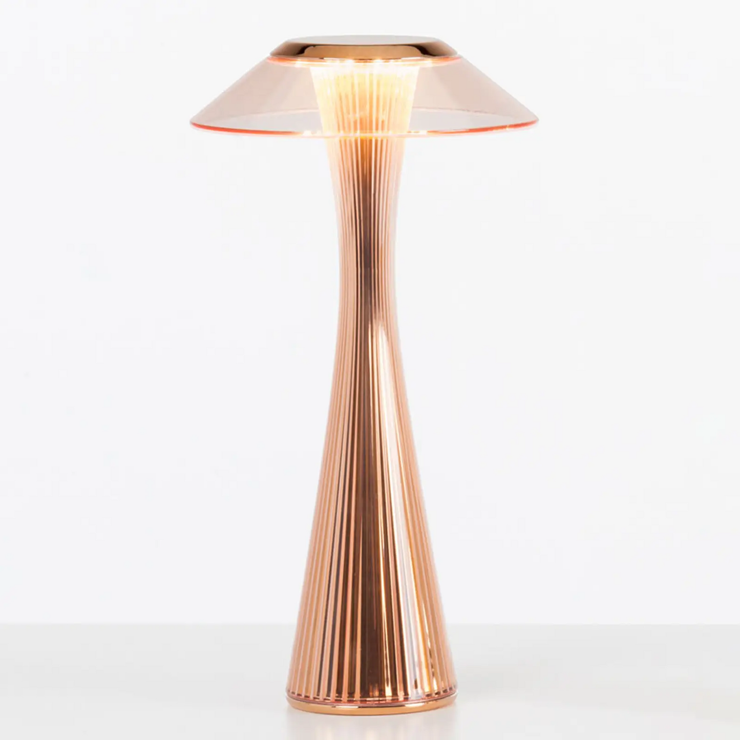 Kartell Space - LED dizainerio stalinis šviestuvas, titano