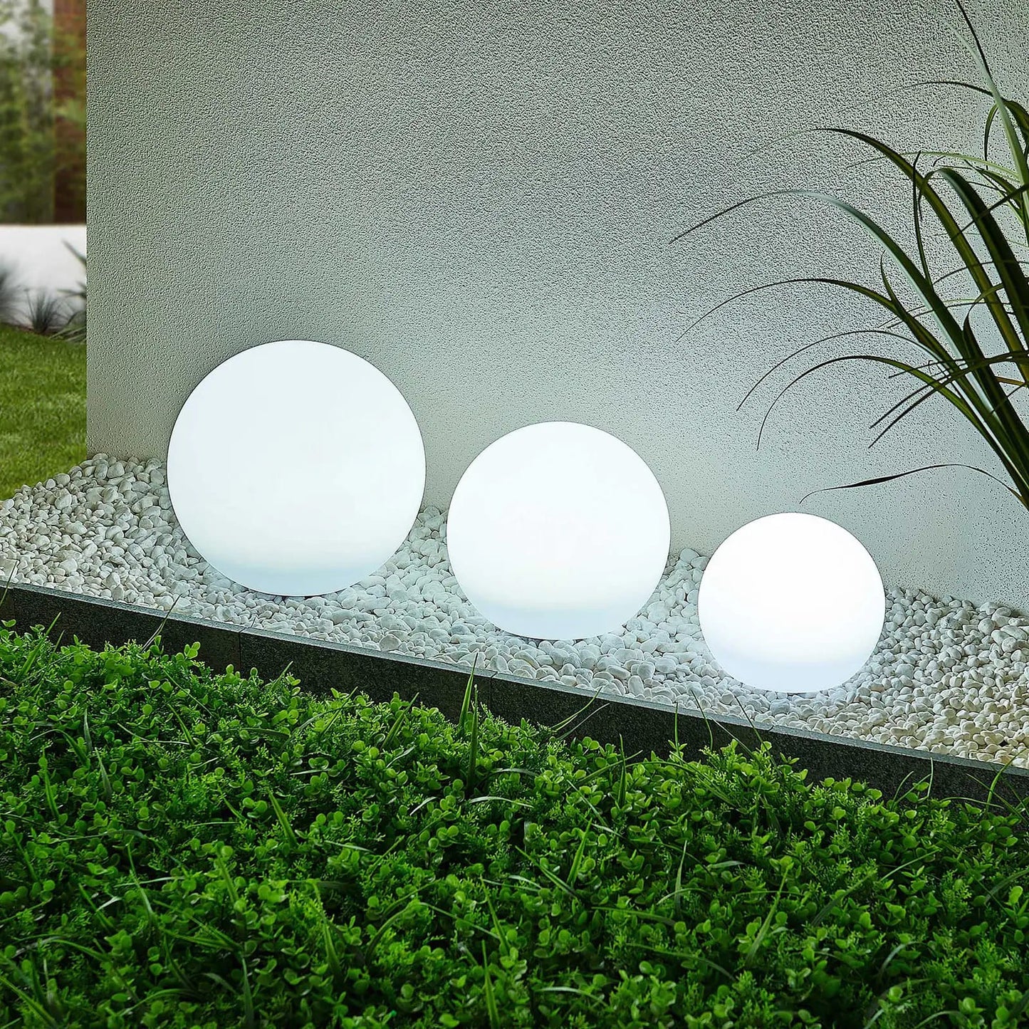 Lindby Lago LED saulės lempos RGBW, 3 rutuliukų rinkinys