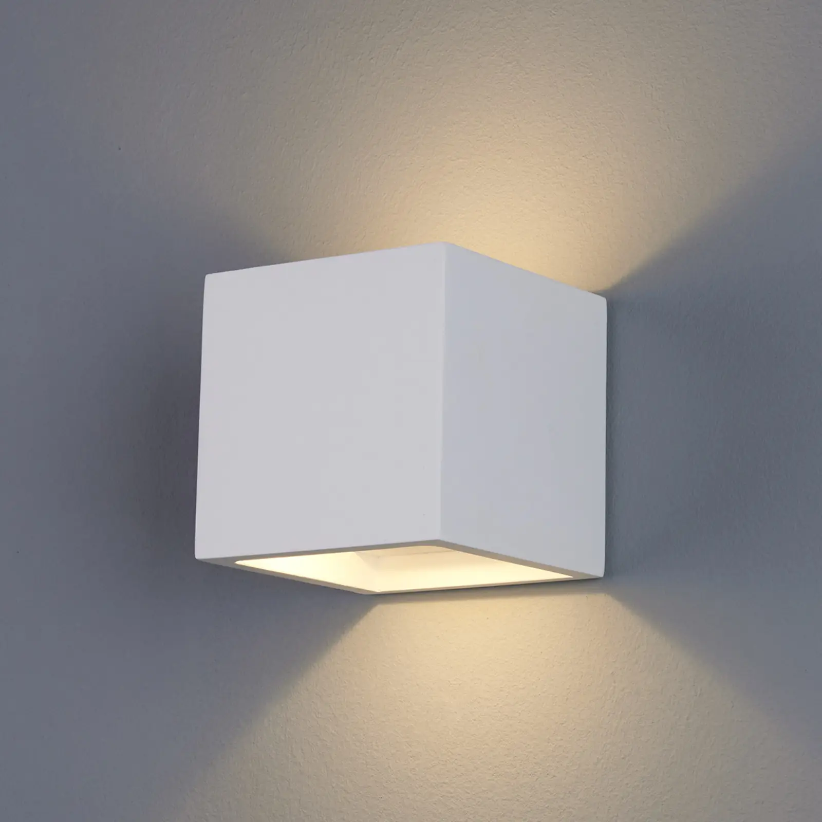 Kubo formos Marita LED sieninis šviestuvas iš gipso