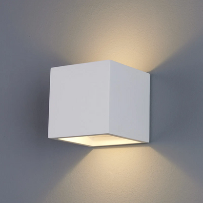 Kubo formos Marita LED sieninis šviestuvas iš gipso