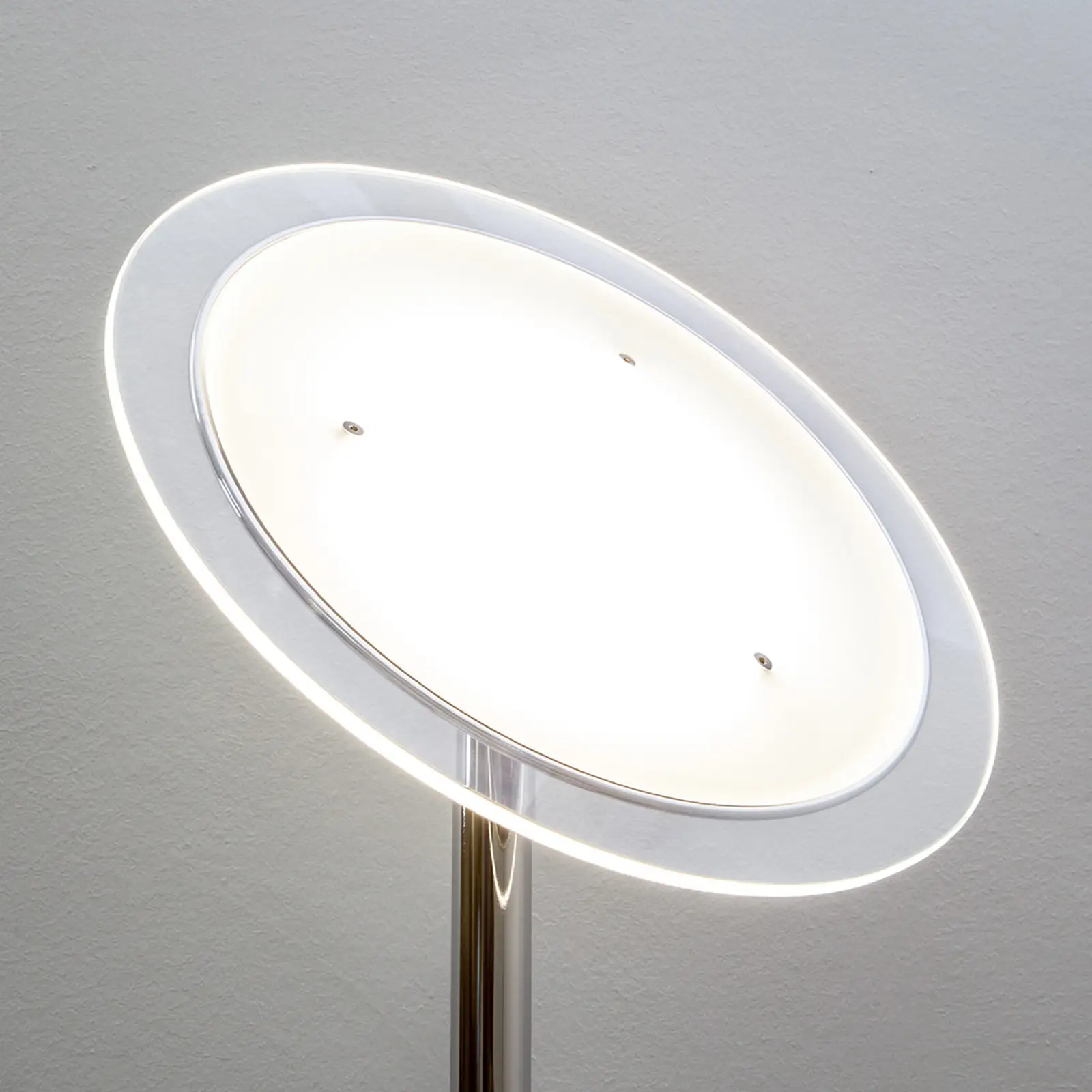 Puikus chromuotas LED aukštyn šviestuvas Malea