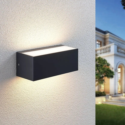 LED lauko sieninis šviestuvas Nienke, IP65, 23 cm