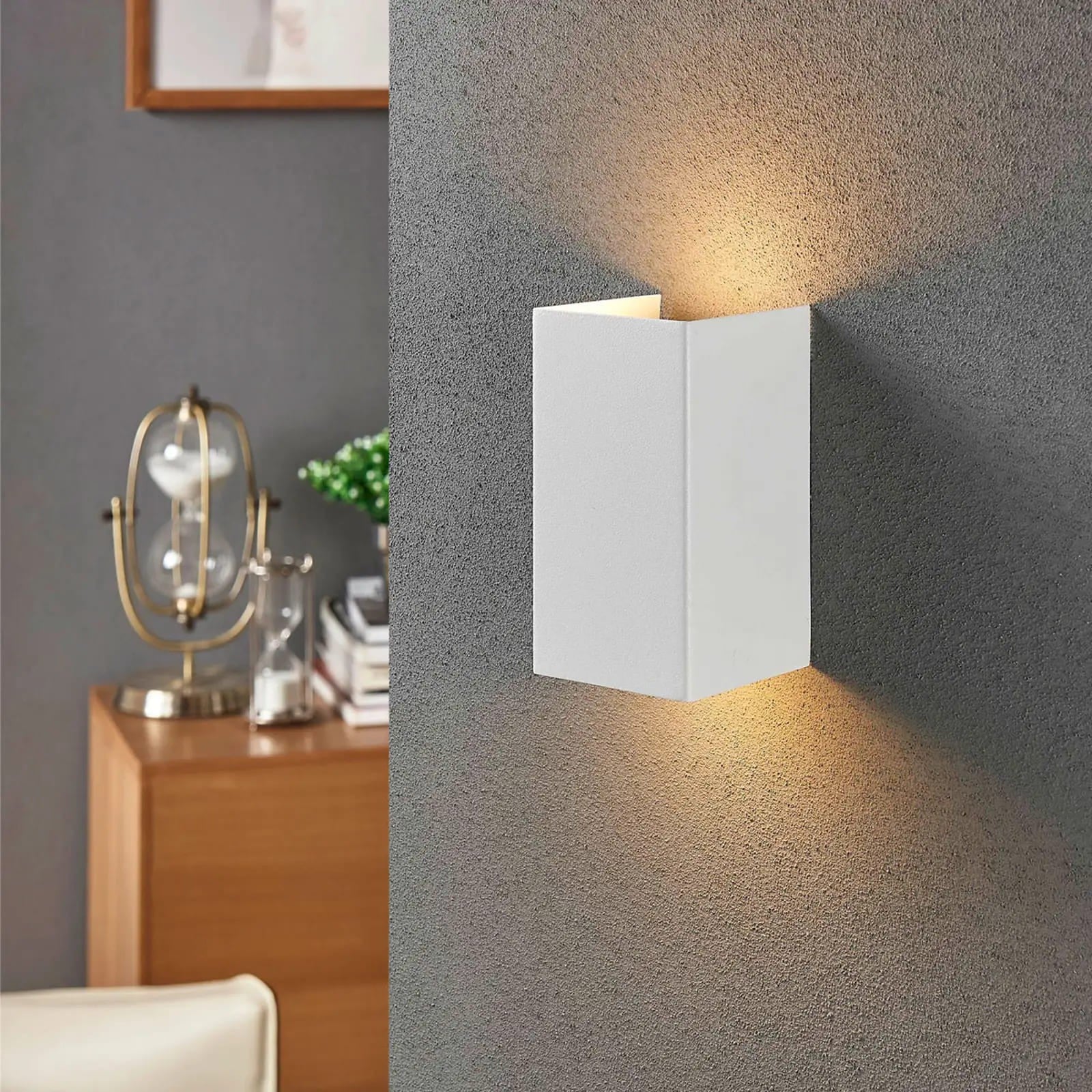 LED sieninis šviestuvas Jaymie, 2 lempučių, reguliuojamas per jungiklį.
