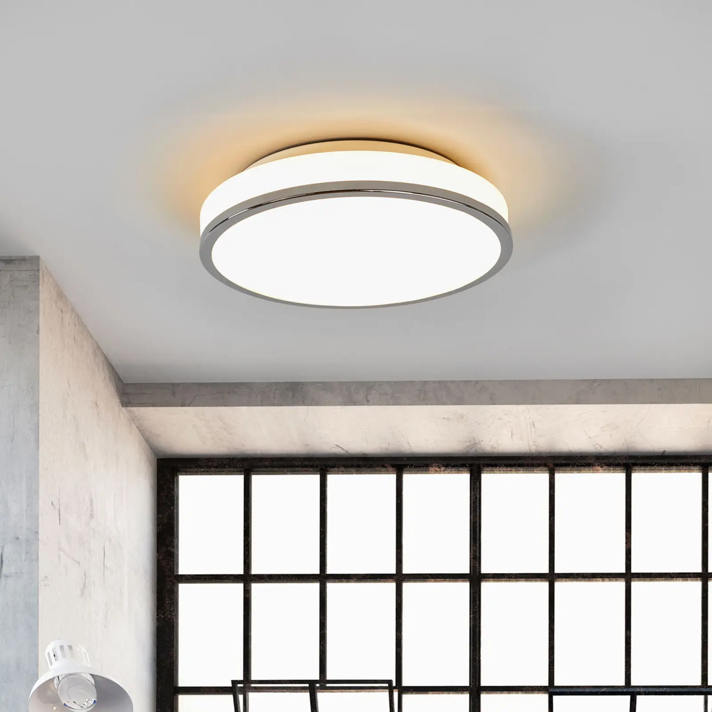 Apvalus LED lubinis šviestuvas Lyss su chromuotu apvadu, IP44