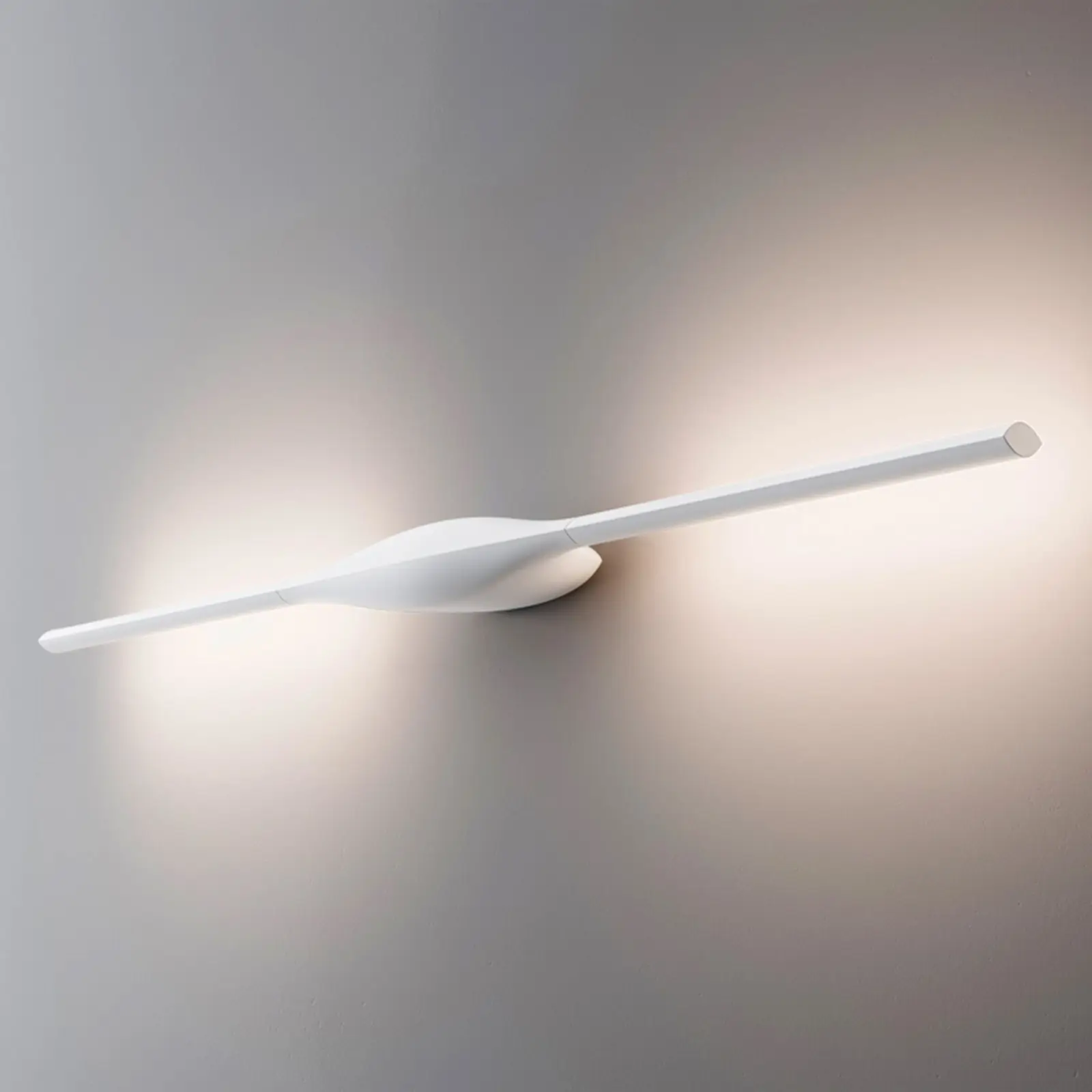 Fontana Arte Apex LED sieninis šviestuvas