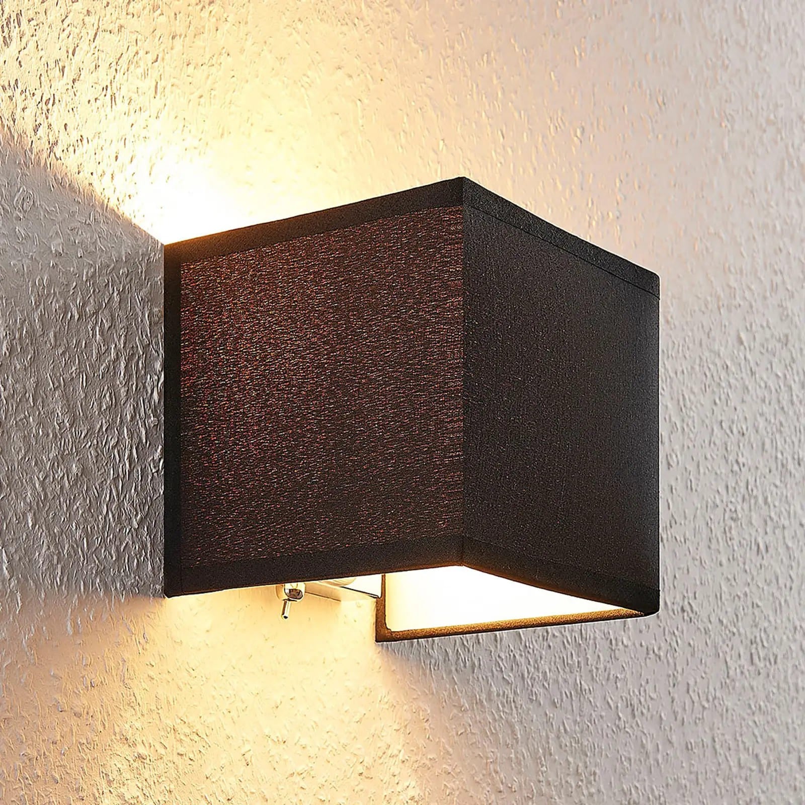 Medžiaginis sieninis šviestuvas Adea su jungikliu, 13 cm, juodas