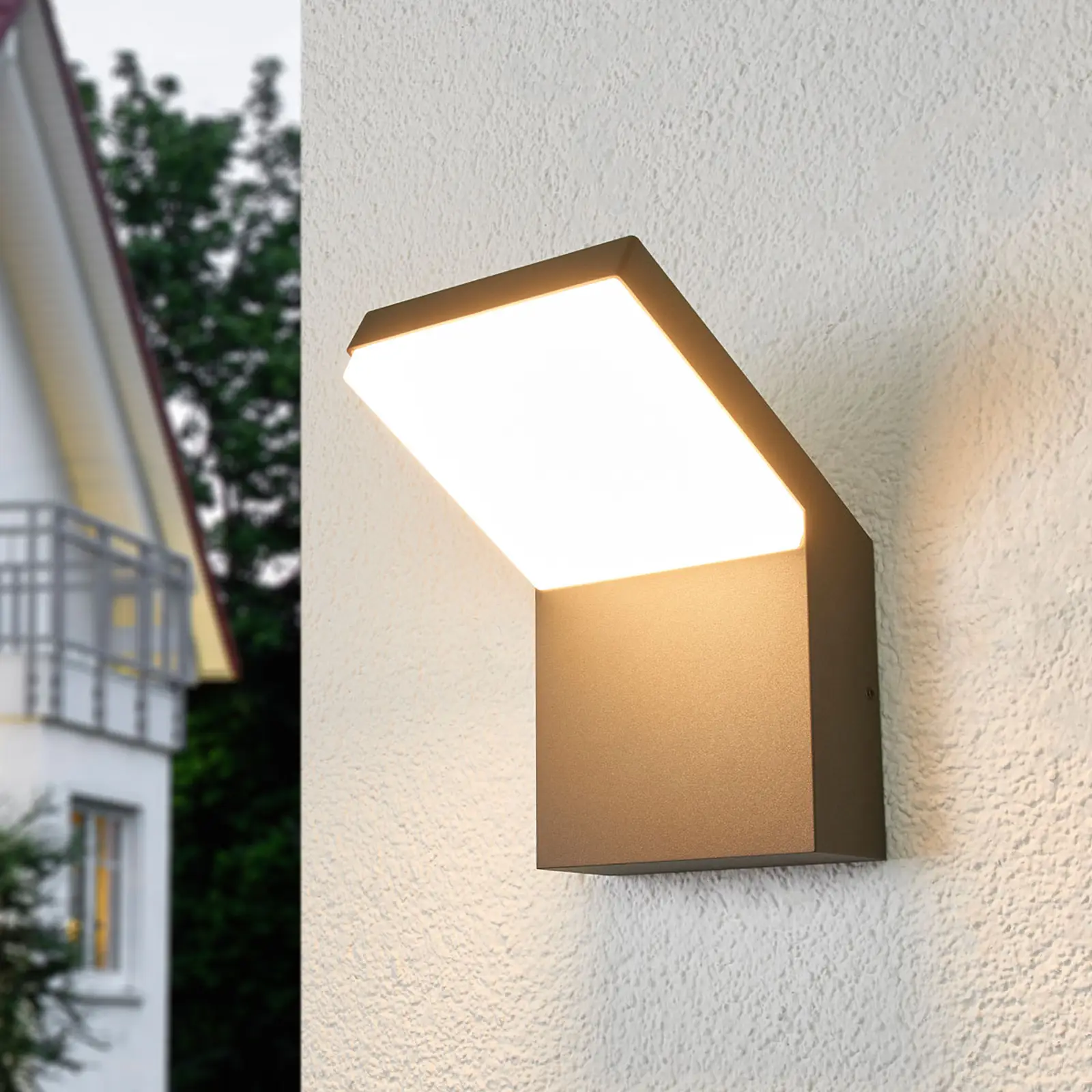 Yolena į apačią nukreiptas LED lauko sieninis šviestuvas