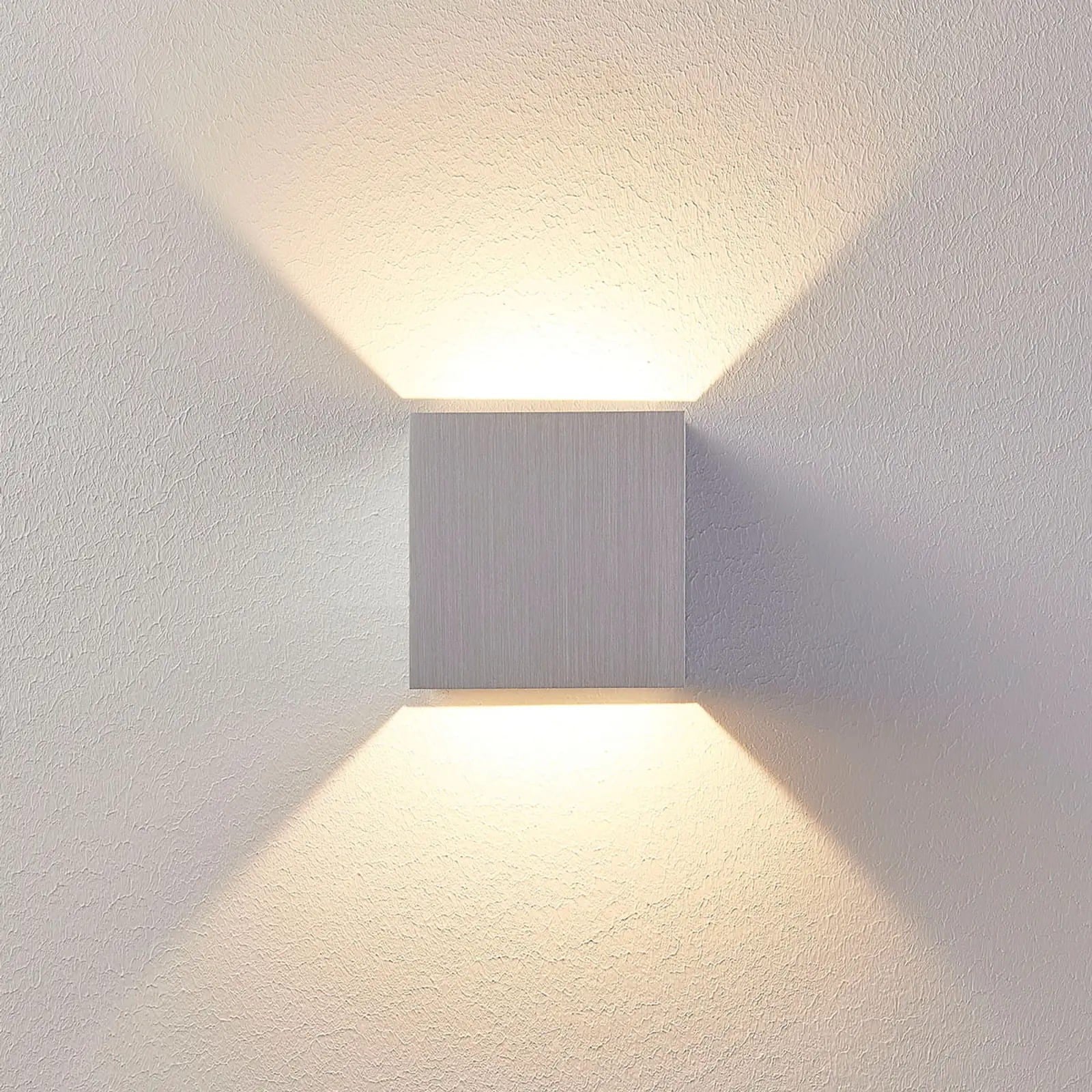 Aliumininis LED sieninis šviestuvas Esma, kampinis