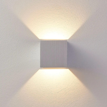 Aliumininis LED sieninis šviestuvas Esma, kampinis